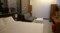 Jav Front One Hotel Lahat