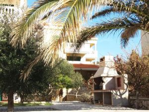 Apartments Next to Sea Maris