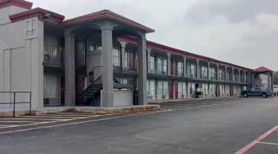 Red Roof Inn Fort Worth West
