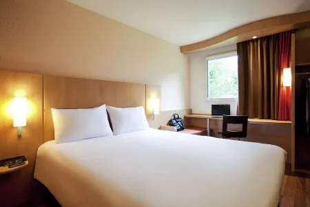 Ibis Orly Chevilly Tram 7