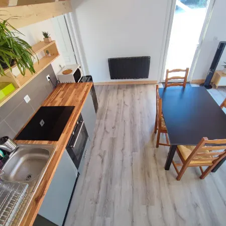 Petit Coin de Bonheur Studio Neuf climatisé Avec Terrasse et Parking privé à 5Mins du Centre-Ville