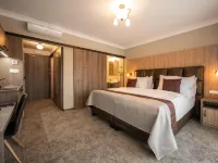 Efi Spa Hotel Superior & Pivovar Hotels near Cabbage Market Square