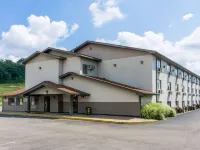 曾斯維爾温德姆速8酒店 馬斯金格姆縣酒店