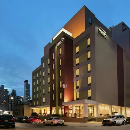 Home2 Suites by Hilton New York Long Island City/Manhattan View Отели рядом с достопримечательностью «Станция метро Queens Plaza»