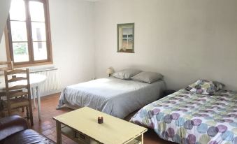 Chambres Dans le gîte "Rêves de Gamins", Proche du pôle Européen et du Circuit des 24h