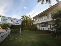 The North Shore Hotel Hotels in Crows Nest