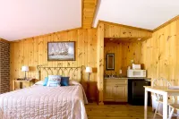 Auberge Papillon Lune Hotels near J. Armand Bombardier Ingenuity Museum