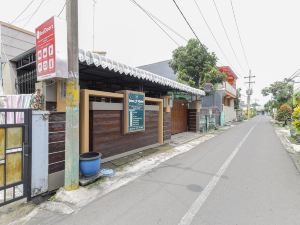 RedDoorz Syariah near Stadion Kanjuruhan Kepanjen