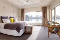 Lakeside Villas at Crittenden Estate Hotels in Red Hill