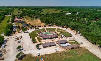 Tiny Home Vacations Resort - Housity