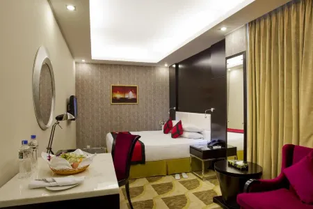 Innotel Luxury Business Hotel
