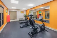 Days Inn & Suites by Wyndham San Antonio Near Frost Bank Ctr - Gym