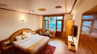 Himalayan Adventure Cottages & Budget Friendly Bnb Manali Hotels in Simsa Village