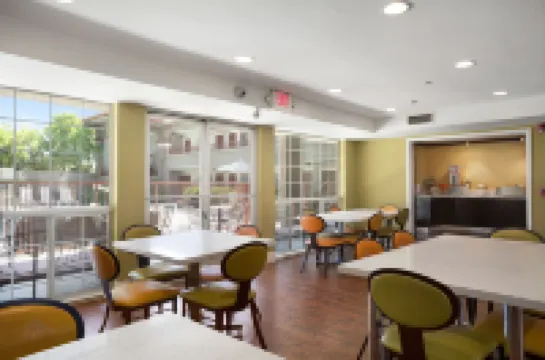 เบย์มอนท์ บายวินด์แฮม มอเดสโต ซาลิดา