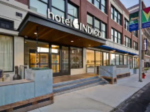 Hotel Indigo KANSAS CITY – THE CROSSROADS by IHG Hotels near GEHA Field at Arrowhead Stadium
