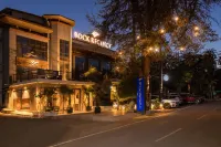 Hotel Rock Regency Mount Abu - A Boutique Rodetel Các khách sạn gần Dilwara Temples