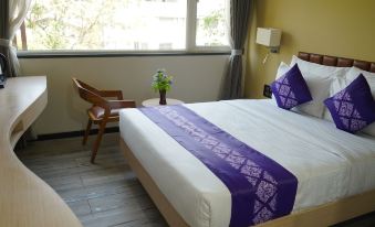 Purple Beds by Vits Dwarkesh, Surat