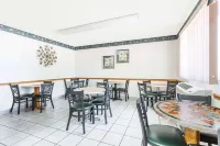 Super 8 by Wyndham Ogallala - breakfast