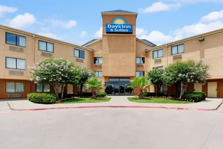 Days Inn & Suites by Wyndham DeSoto Отели в г. Ланкастер