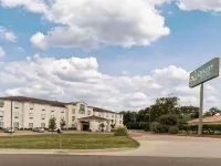 Quality Suites Huntsville Near University Hotels in Walker County