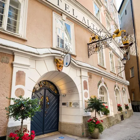 Radisson Blu Hotel Altstadt, Salzburg Отели рядом с достопримечательностью «Кладбище Святого Петра»
