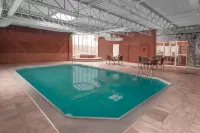 Days Inn by Wyndham Fredericton - piscina