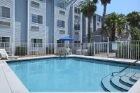 Microtel Inn & Suites by Wyndham Palm Coast I-95 - Pools