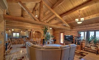 Exquisite Log Home with Lander Valley Views!