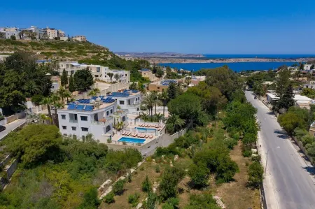 Villa Gardenia - 5 Bedroom Holiday Villa with Pool Отели рядом с достопримечательностью «Mellieha Beach»