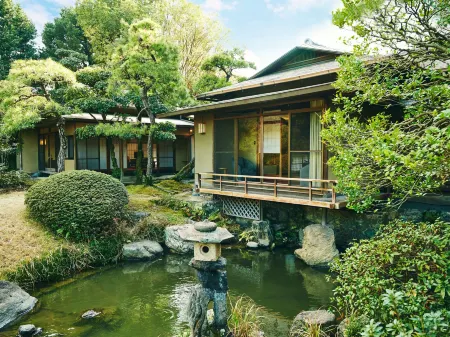 Suisui Garden Ryokan (in the Art Hotel Kokura New Tagawa) Отели рядом с достопримечательностью «Kyu Moji Zeikan»