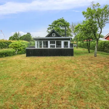 "Siouxsie" - 500m from the Sea