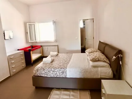 Villa Laura, appartamento completo e moderno, un oasi verde nella città