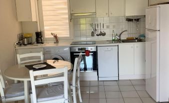 Apartment 45 M2, 25 M from the Beach with Wifi and Parking