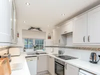 Thrift Cottage Отели в г. Лоо