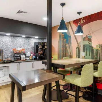 Extended Stay America Premier Suites - Nashville - Vanderbilt Отели рядом с достопримечательностью «The Parthenon»