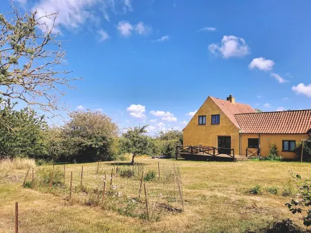 "Amlethus" - 375m from the Sea