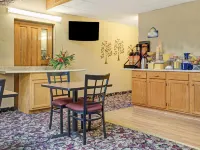 Days Inn by Wyndham Monticello - breakfast