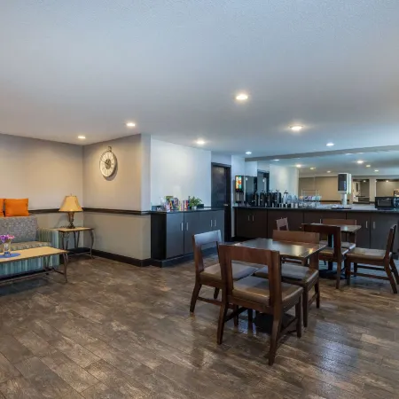 Travelodge by Wyndham Brooklyn Center