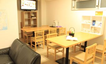T and K Hostel Kobe Sannomiya East