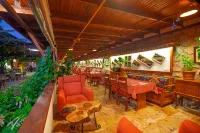 Cesmeli Konak Garden - breakfast