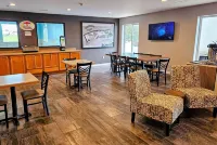 Super 8 by Wyndham Cloverdale IN