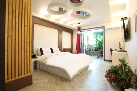 Sanbon Kkumuigungjeon Отели рядом с достопримечательностью «Hansei University»