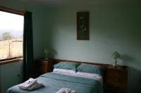 Cherry Top Farmstay - Boutique Eco Village - Pools