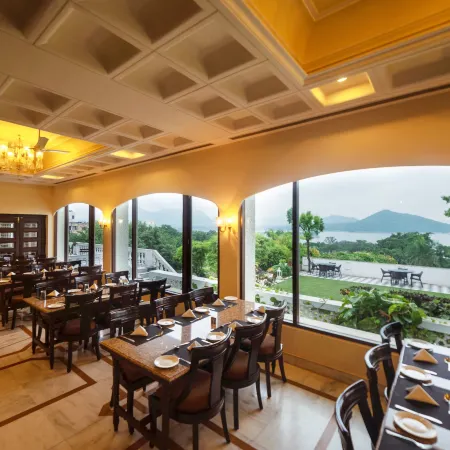 Hotel Hilltop Palace