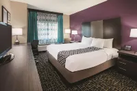 La Quinta Inn by Wyndham Indianapolis North at Pyramids ピラミッド・プレイス・ショッピング・センター周辺のホテル