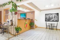 Super 8 by Wyndham Ashland - Motel