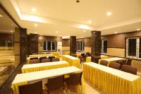 Minas Manor Hotels in Tiruchirappalli