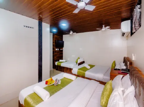 Hotel Alfa Heritage Hotels near Dhobi Ghat