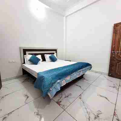 Hotel Ramghat Inn -in Front of Mandakini River Rooms