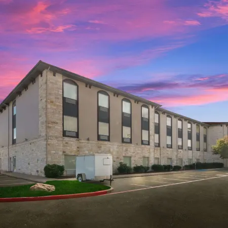 Comfort Suites